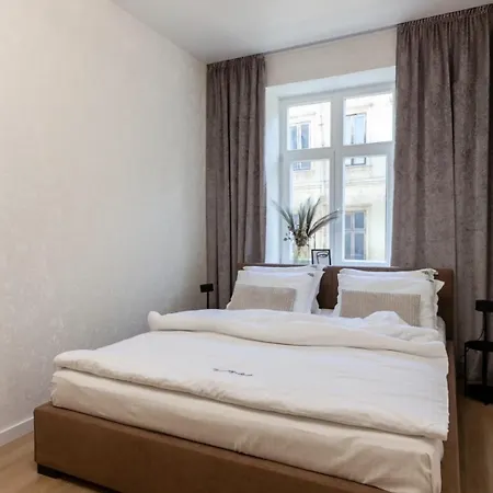 Romari дорошенка 13 Apartment