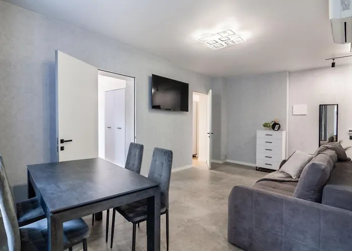 Romari дорошенка 13 Apartament Lwów