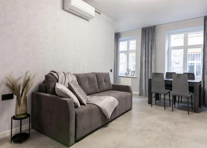 Romari дорошенка 13 Apartament Lwów